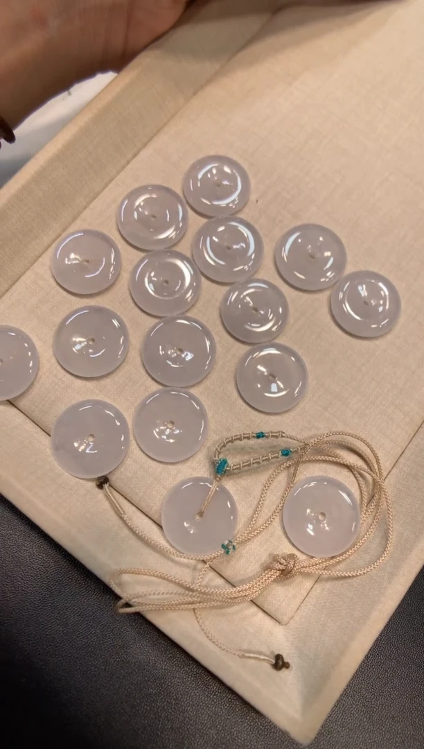 颈饰未镶嵌翡翠平安扣 多样性发一件