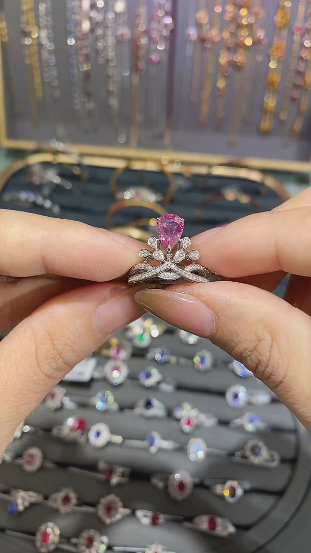 【闪购商品】彩色蓝宝石戒指18K金镶嵌戒指