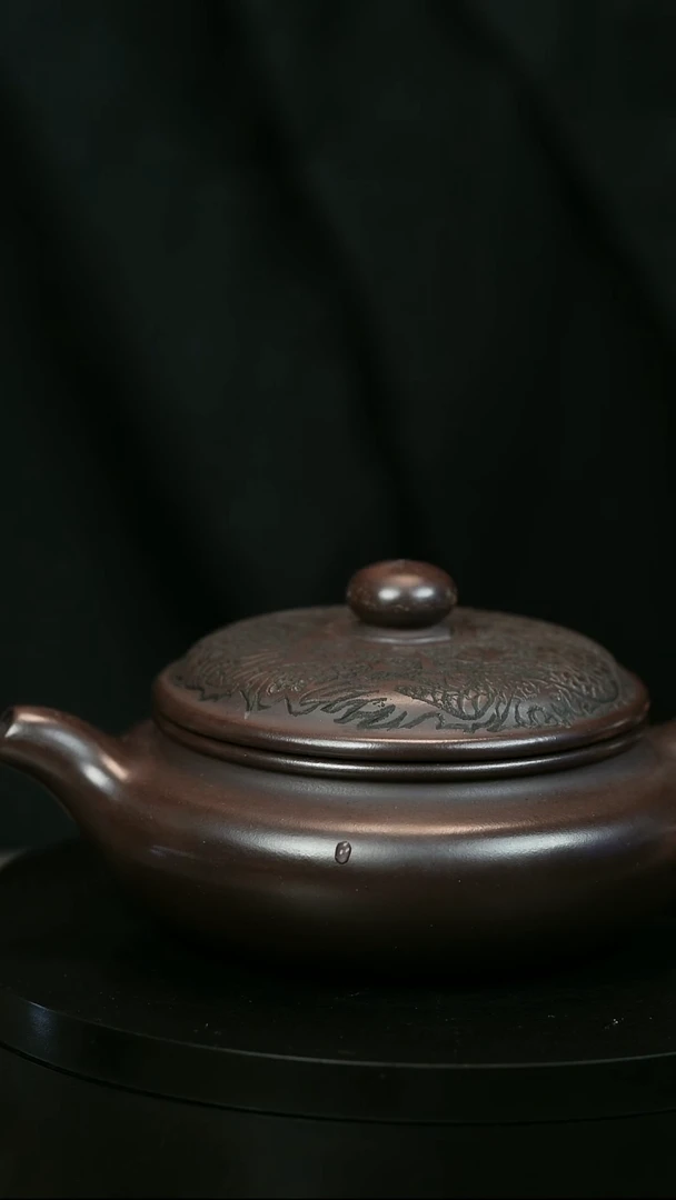 茶壶紫砂Y****宁H1957李传荣紫泥龙刻扁腹