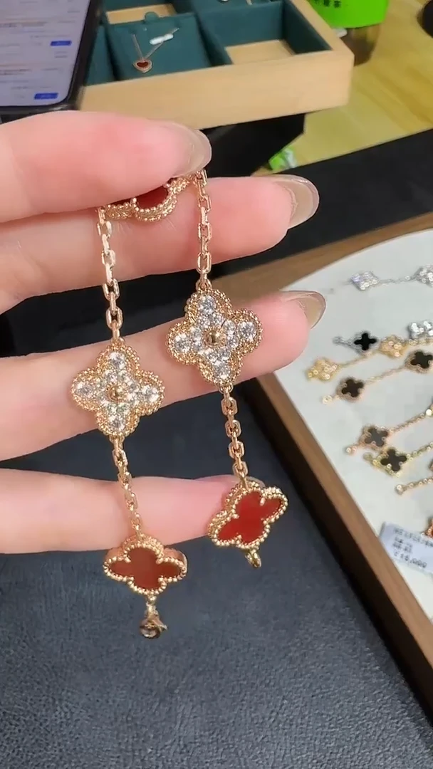 18K金镶嵌手链玛瑙/玉髓红色隔钻手链GHJ