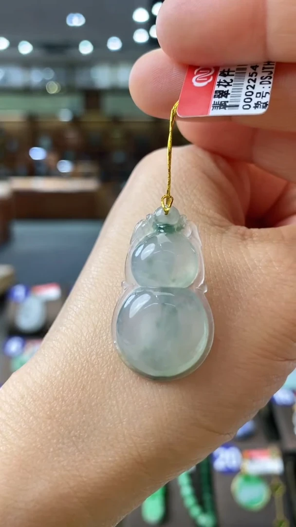 【闪购商品】翡翠颈饰未镶嵌葫芦