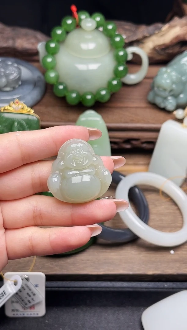 吊坠(不含链)未镶嵌和田玉且末青白 佛公 3号