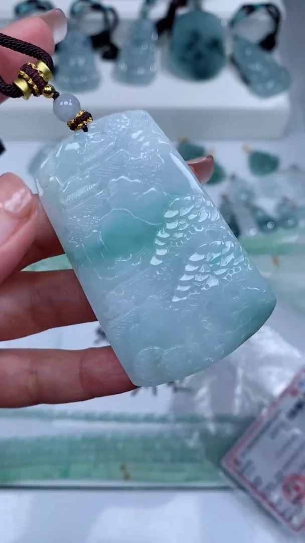 颈饰未镶嵌翡翠吊坠