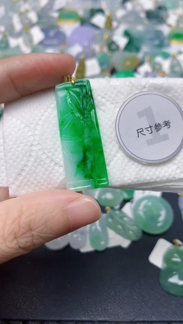 颈饰未镶嵌翡翠天然缅甸A货翡翠