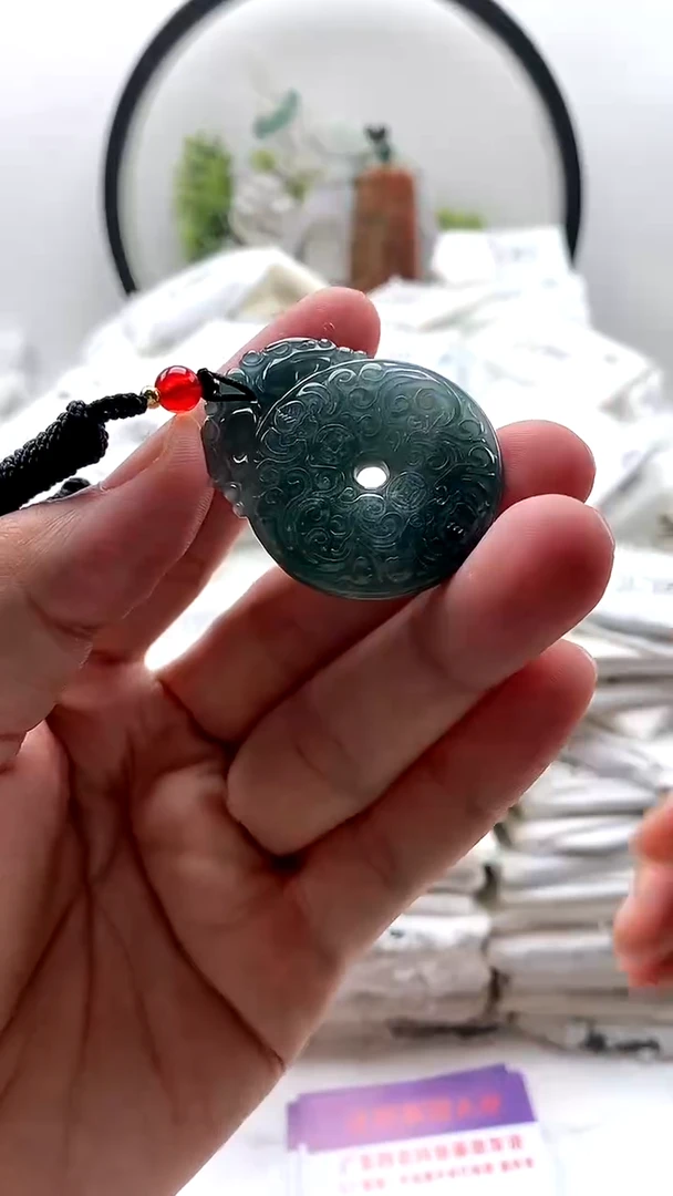 翡翠未镶嵌颈饰扣子1