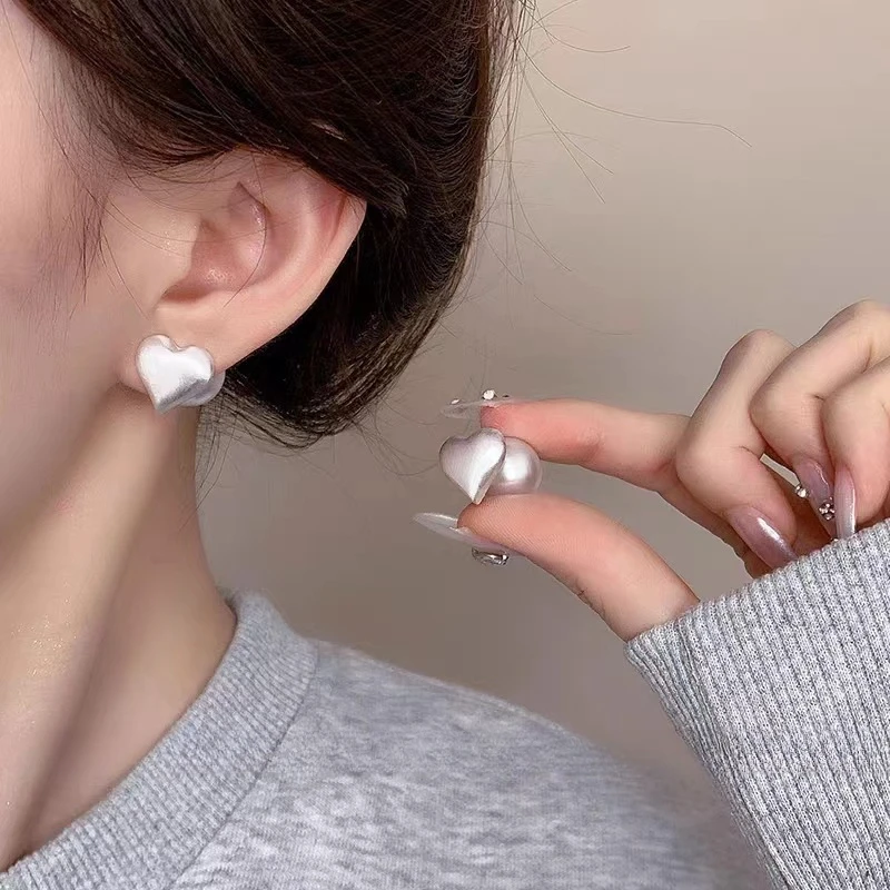 铜合金耳饰 高级感哑光心形珠珠耳环