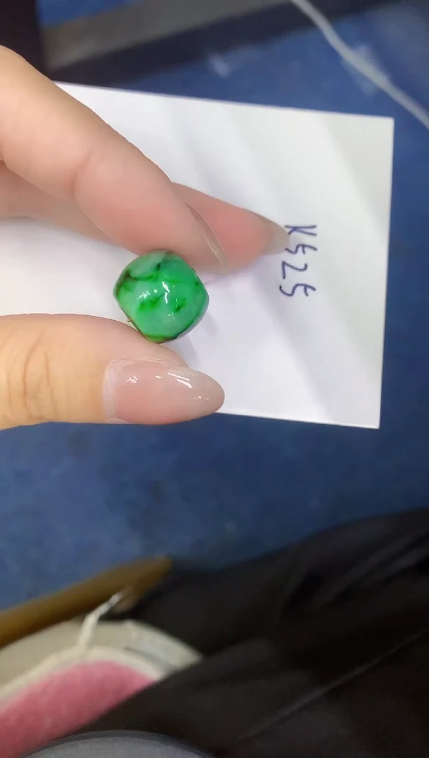 颈饰未镶嵌翡翠缅甸天然翡翠A货