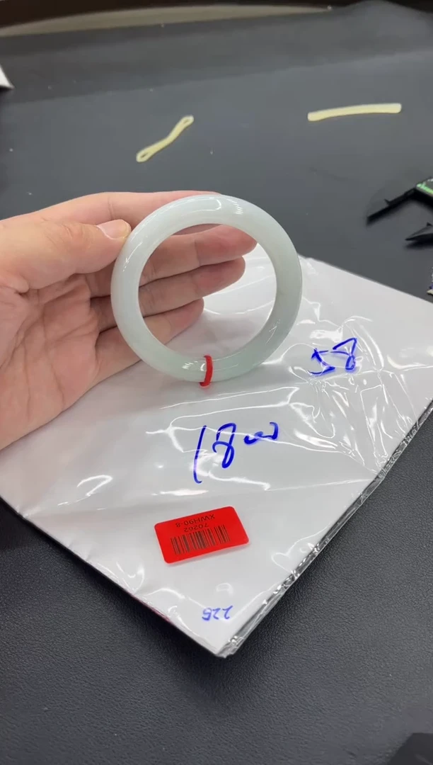 未镶嵌手镯翡翠翡翠手镯