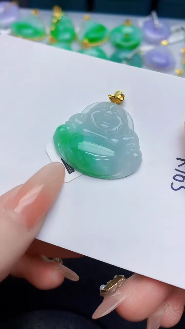 颈饰18K金镶嵌翡翠缅甸天然翡翠A货