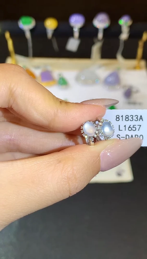 翡翠18K金镶嵌耳饰L1657多样性发其一