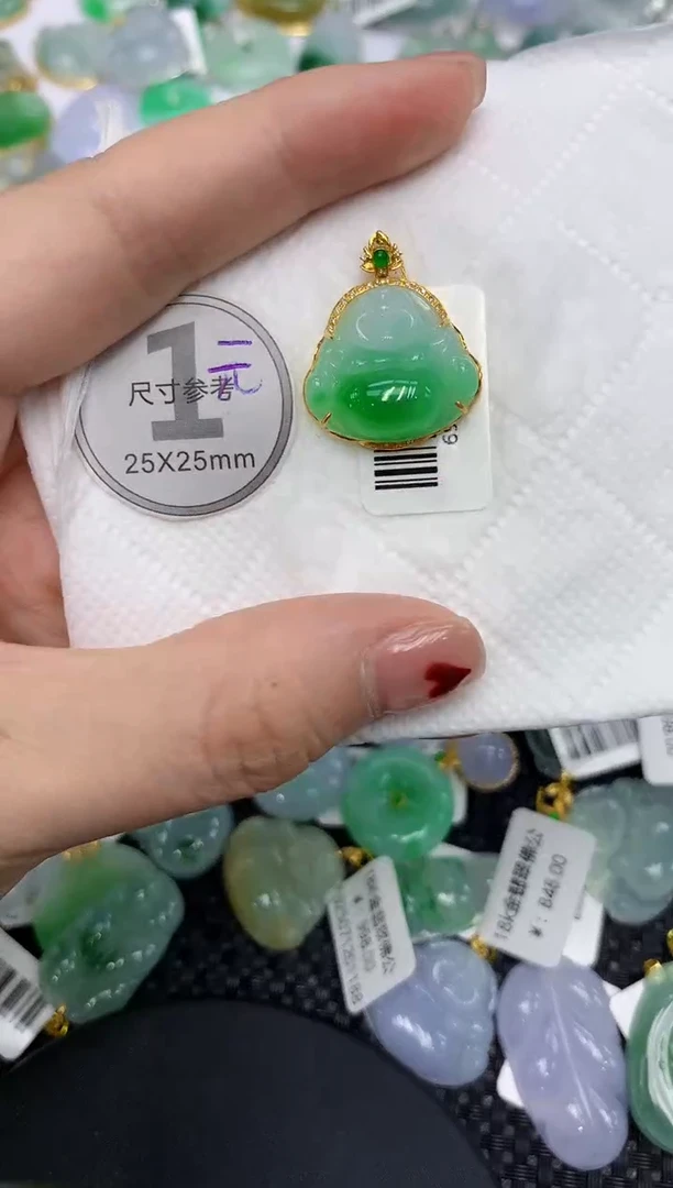 翡翠18K金镶嵌颈饰1111111111