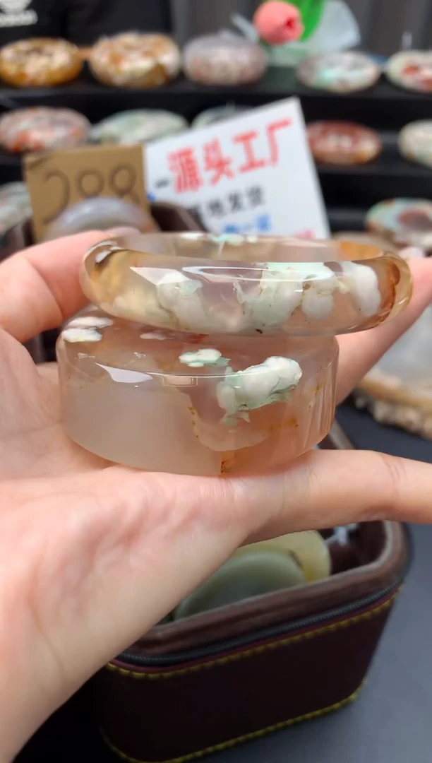 石英质玉手镯未镶嵌赠送镯心  圈口59