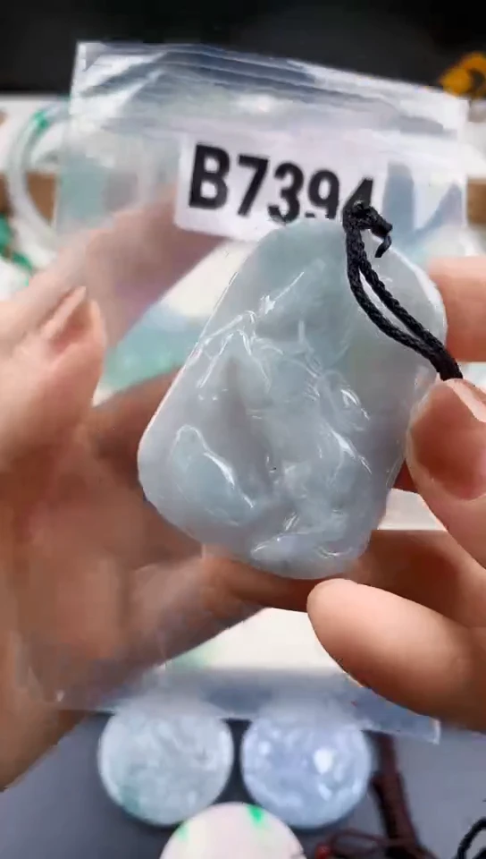 颈饰未镶嵌翡翠天然翡翠吊坠挂件