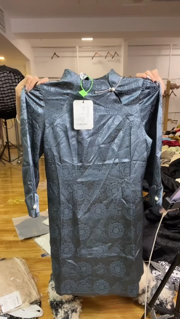 L码        105-115斤  裙子