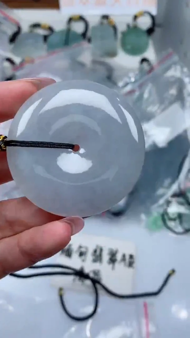 颈饰未镶嵌翡翠吊坠