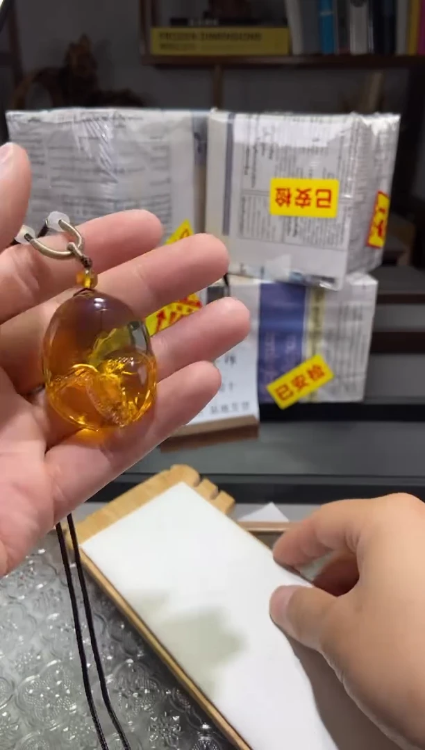 琥珀颈饰未镶嵌蟹钳