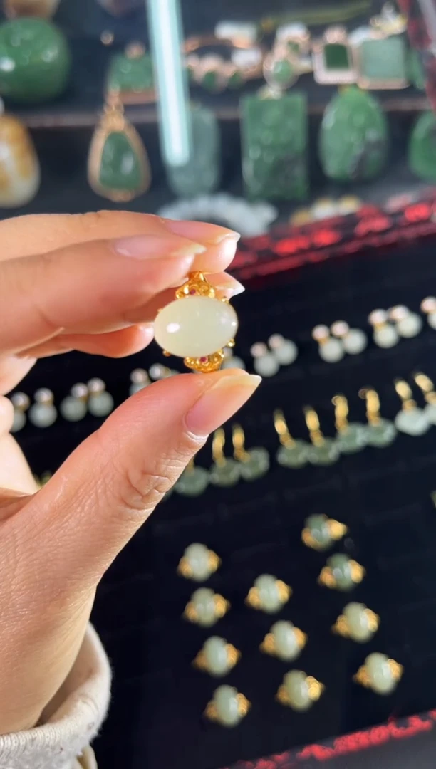 颈饰银S925镶嵌和田玉戒指