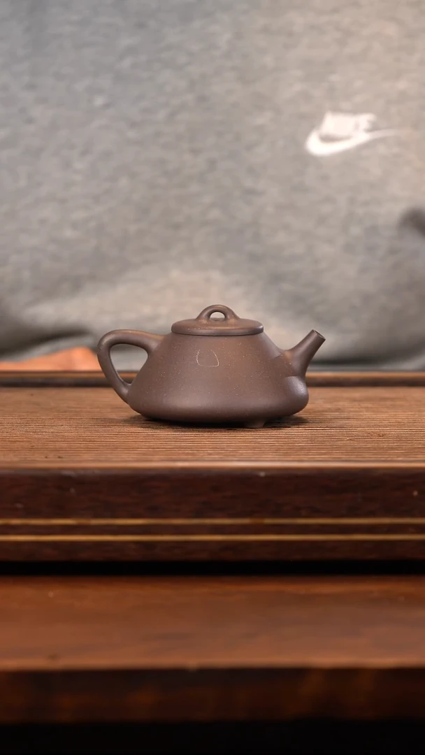 茶壶紫砂大水潭底槽青子冶石瓢微瑕