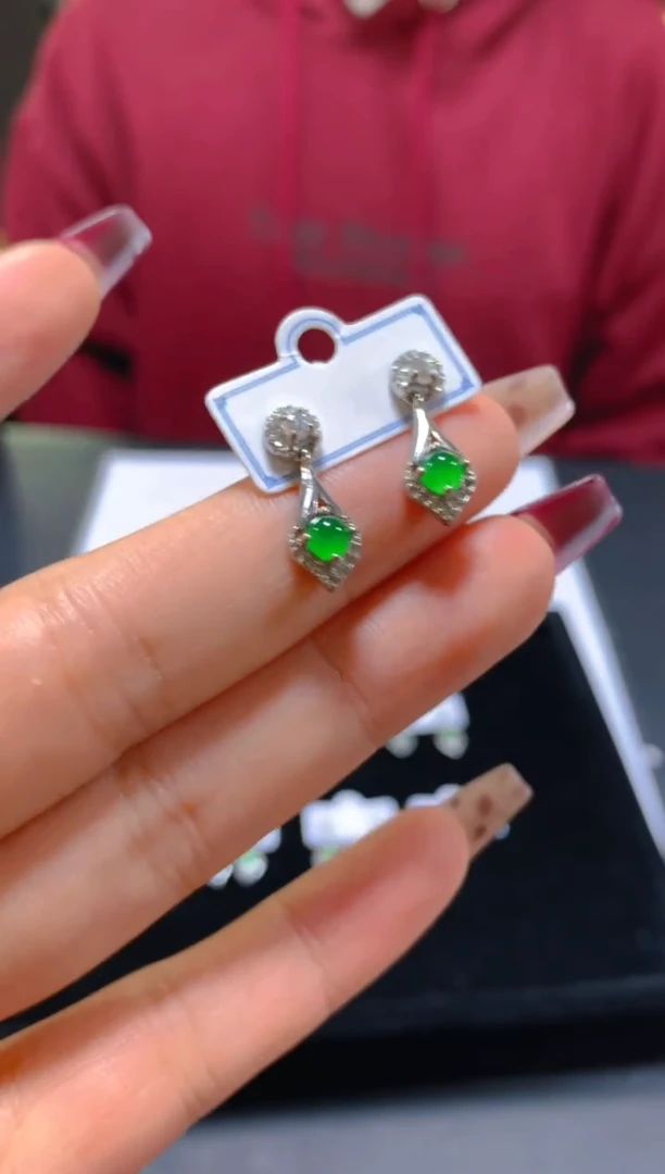 未镶嵌翡翠耳饰多样性发一