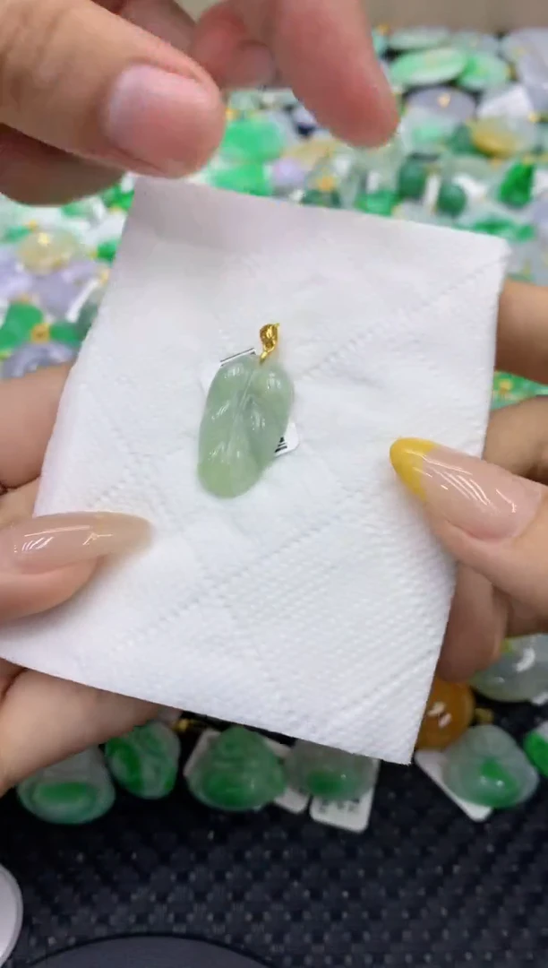 颈饰未镶嵌翡翠天然缅甸翡翠A货