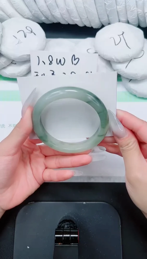 石英质玉手镯未镶嵌119-60