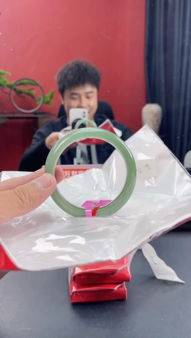 未镶嵌手镯翡翠2