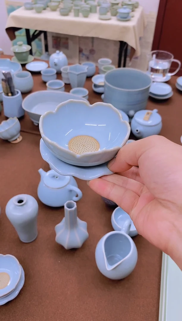 其他福利品：微瑕原矿天青釉莲花茶漏