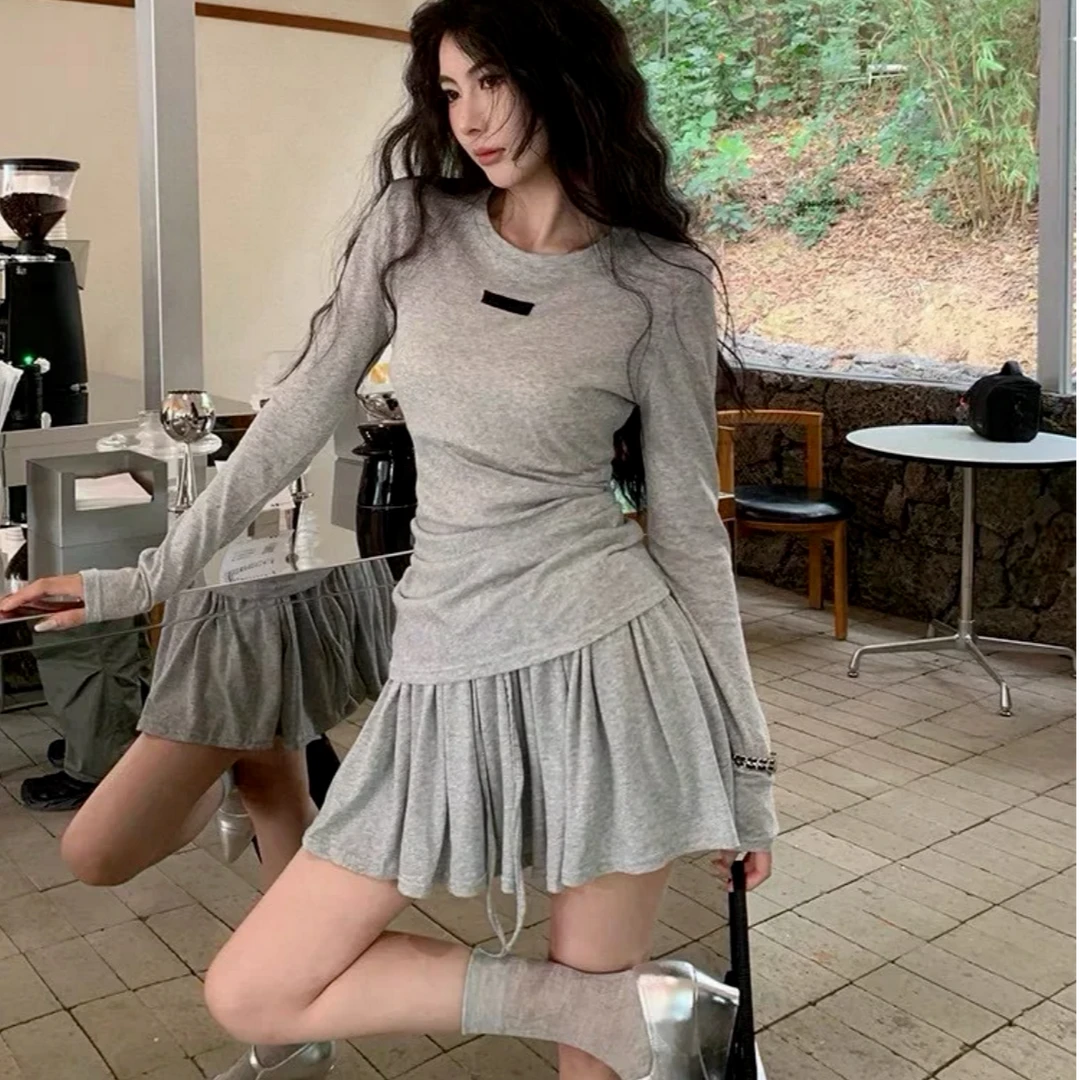 《猪猪出品》2025上新春夏灰色两件套长袖夏季简约法式设计感套装