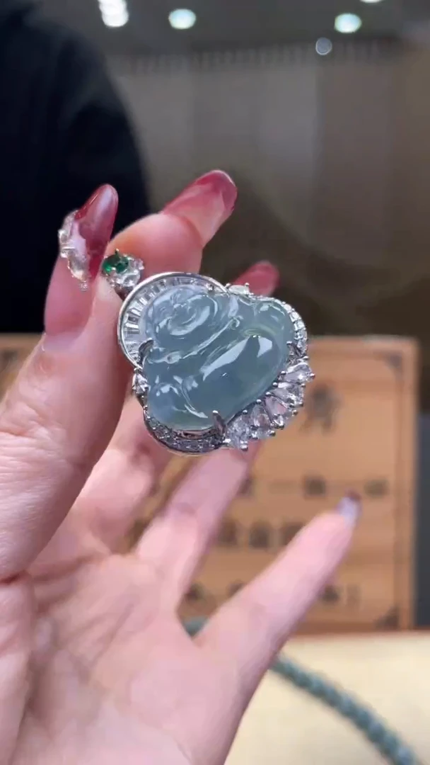 【闪购商品】翡翠颈饰未镶嵌      *7