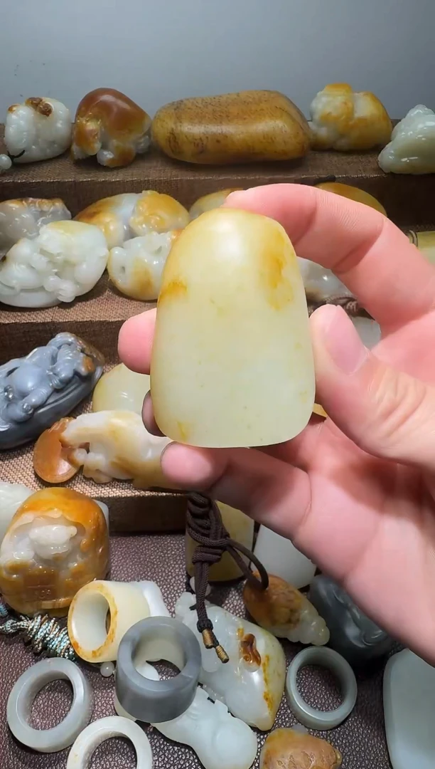 未镶嵌和田玉挂件和田玉