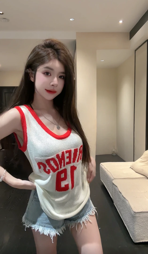 【HuiHui】显瘦背心宽松简约吊带辣妹通勤（H8582）