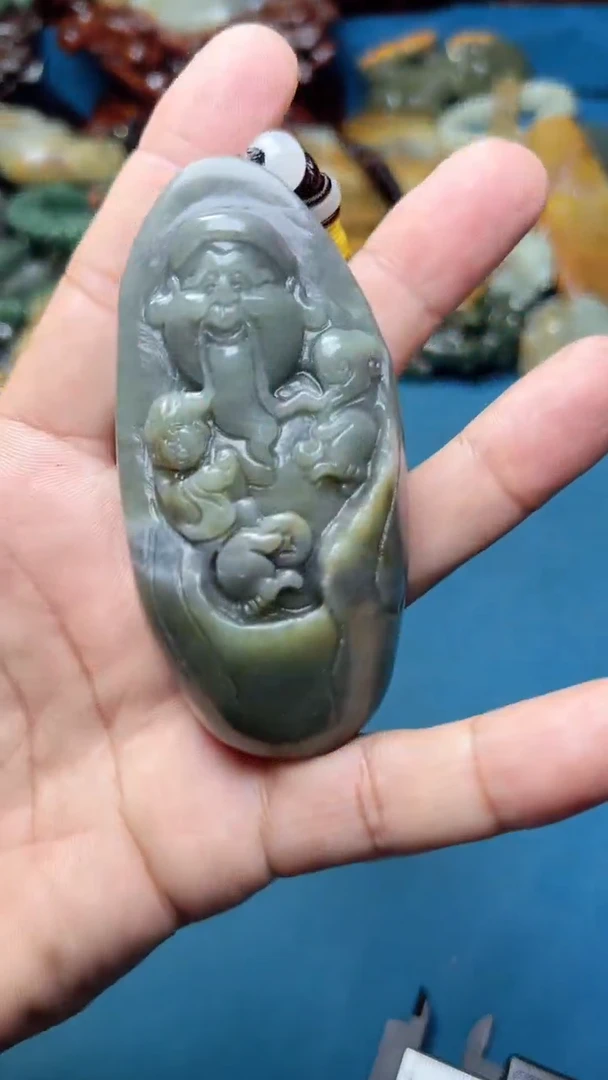 和田玉未镶嵌把件-