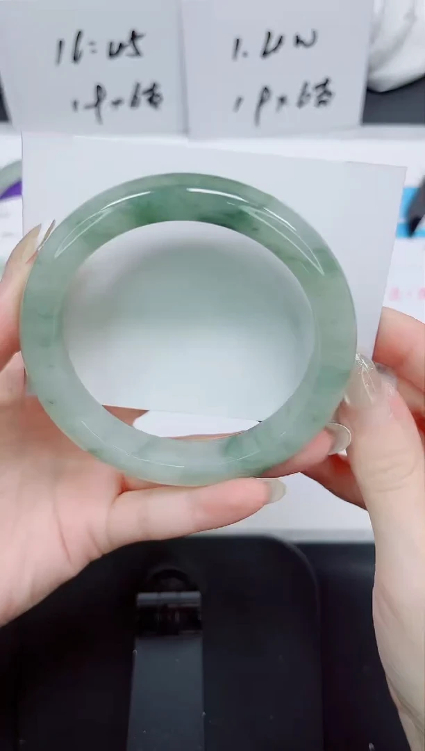 石英质玉手镯未镶嵌94