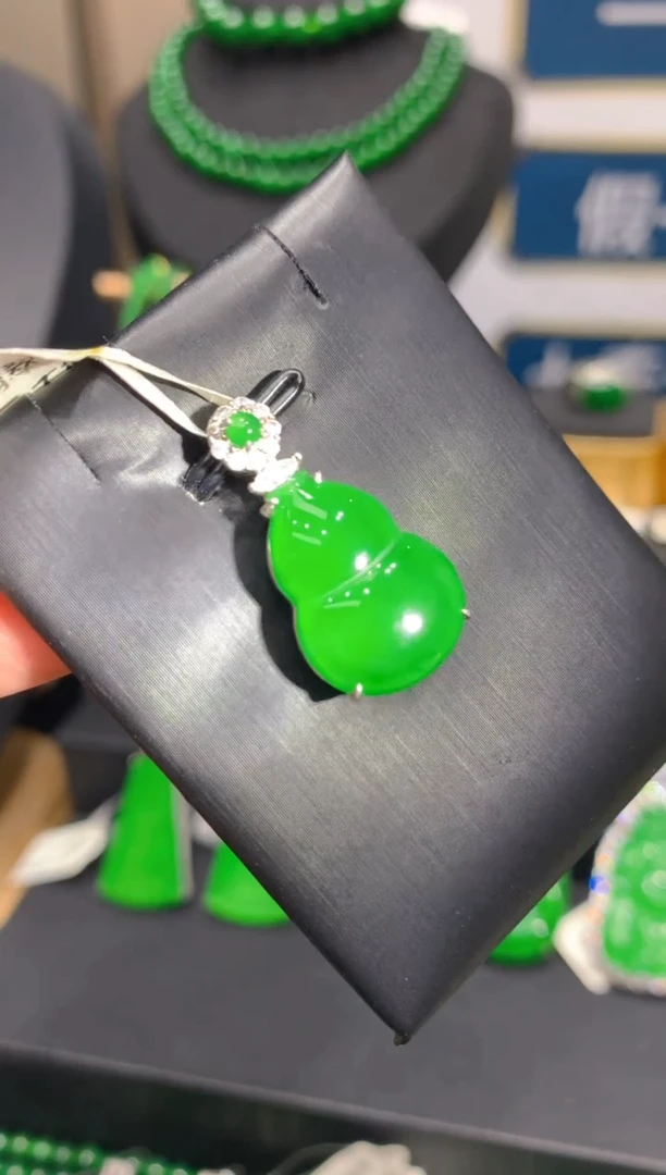 颈饰未镶嵌翡翠3一季