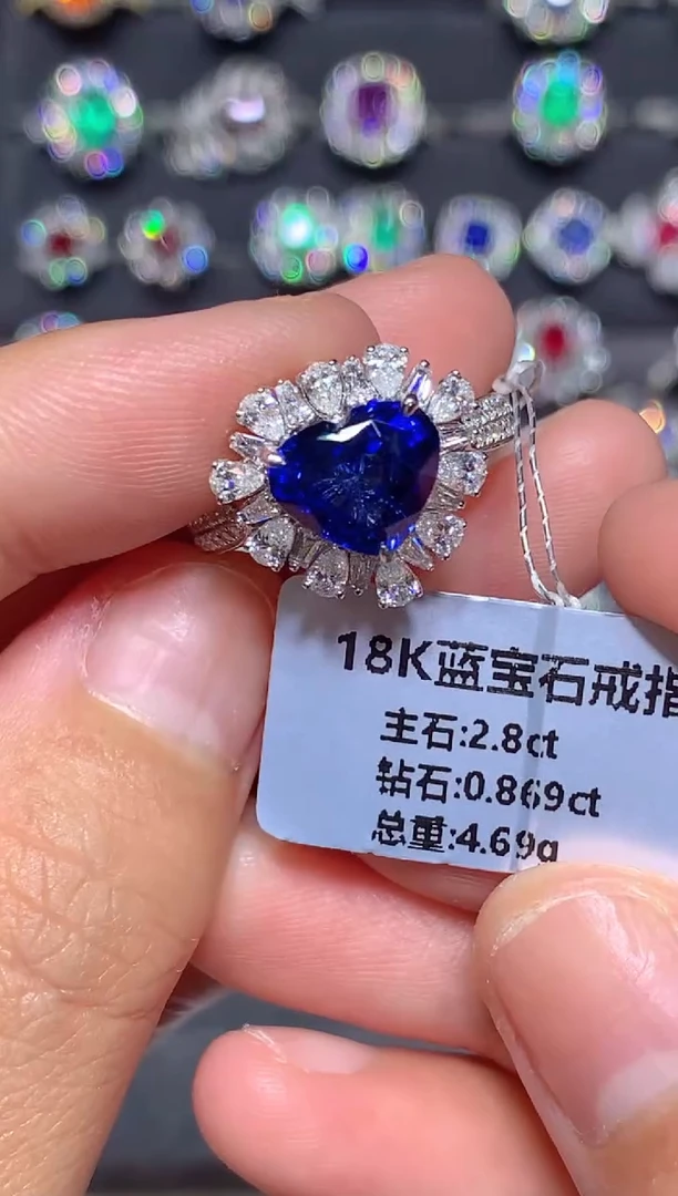 戒指蓝宝石18K金镶嵌2.8CT
