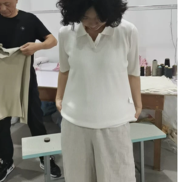 【欧诗莲】夏季新款桑蚕丝剪刀领女款时尚休闲纯色百搭1011潮流