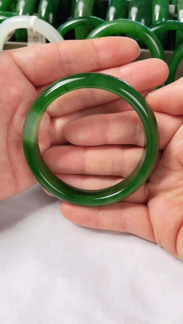 和田玉（碧玉）手镯未镶嵌碧玉手镯