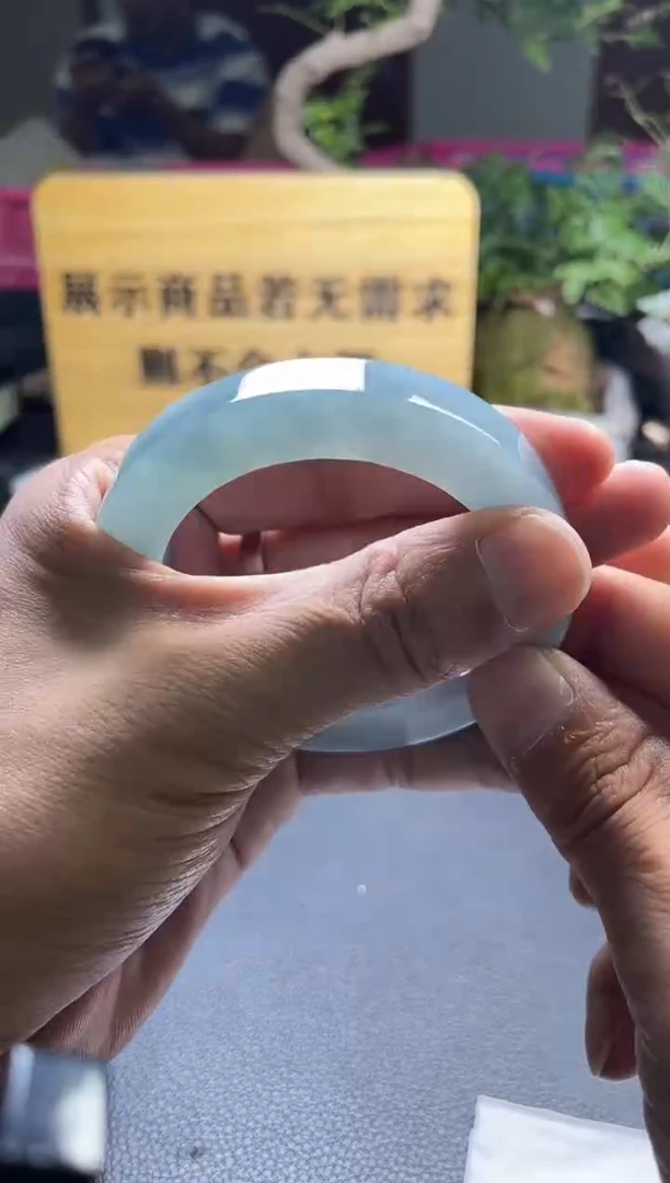 定制翡翠手镯未镶嵌人***得发一件