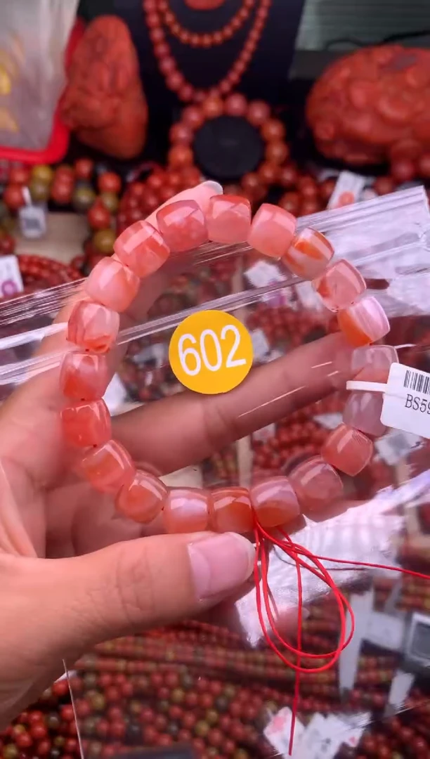 【闪购商品】南红玛瑙珠宝奇石未镶嵌602-4