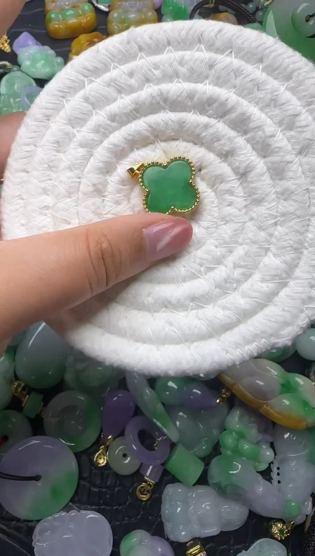颈饰未镶嵌翡翠缅甸翡翠吊坠