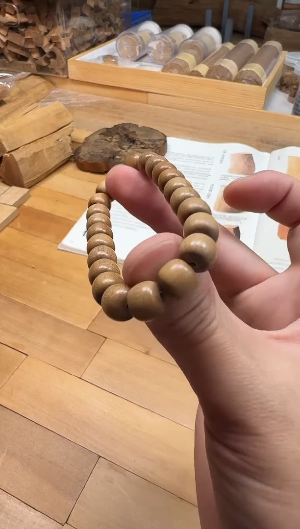 【闪购商品】檀香木手串/手链老山檀香钢印料8*9单圈