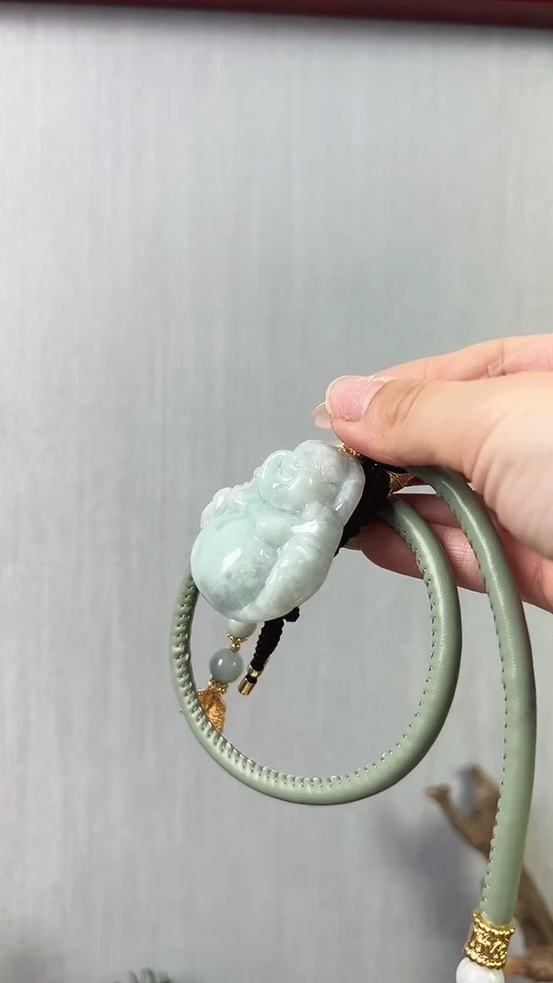 【闪购商品】翡翠颈饰未镶嵌大佛公