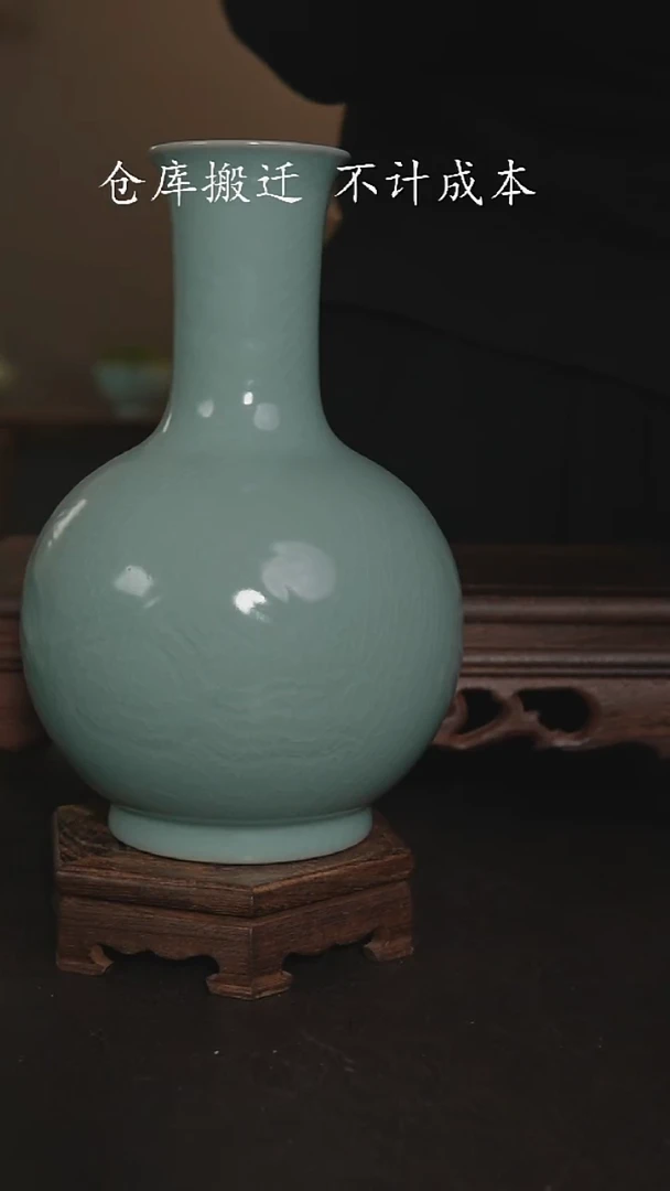 摆件瓷仿古手工刻花鹅颈瓶