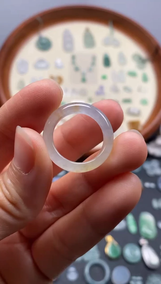 颈饰未镶嵌翡翠18.5圈口冰黄翡戒指圈/芬