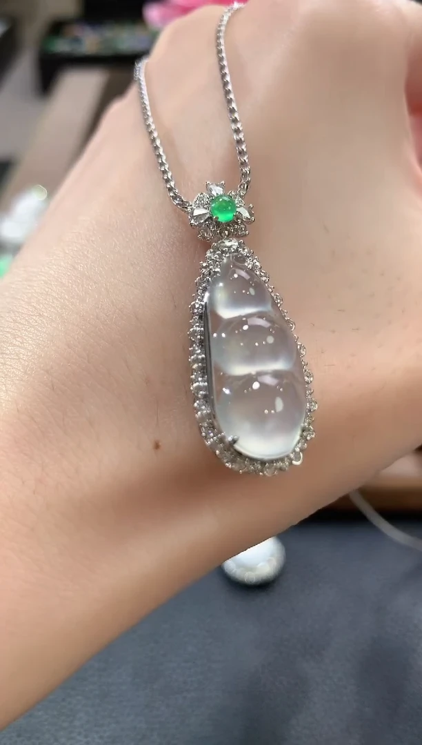 吊坠(不含链)18K金镶嵌翡翠c2