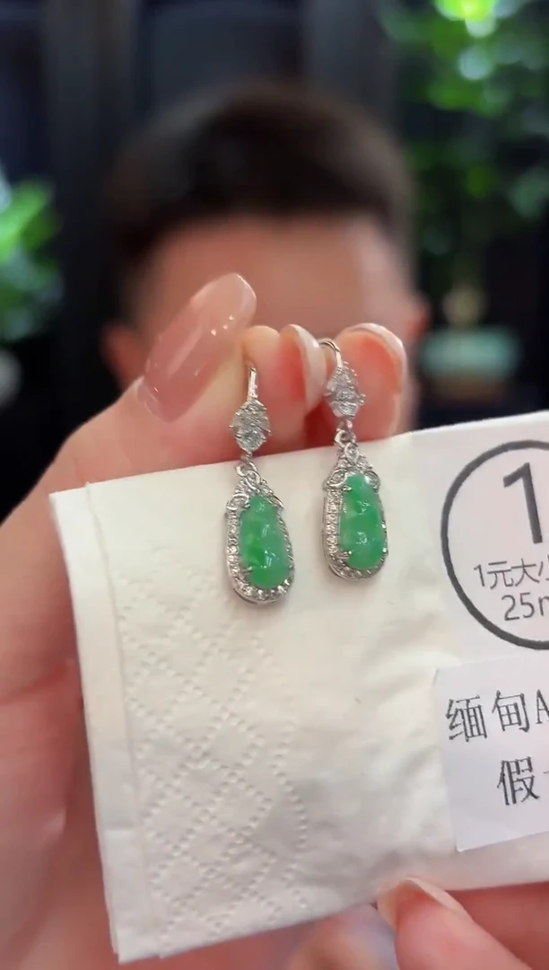 18K金镶嵌翡翠耳饰 缅甸A货/支持复检/一件