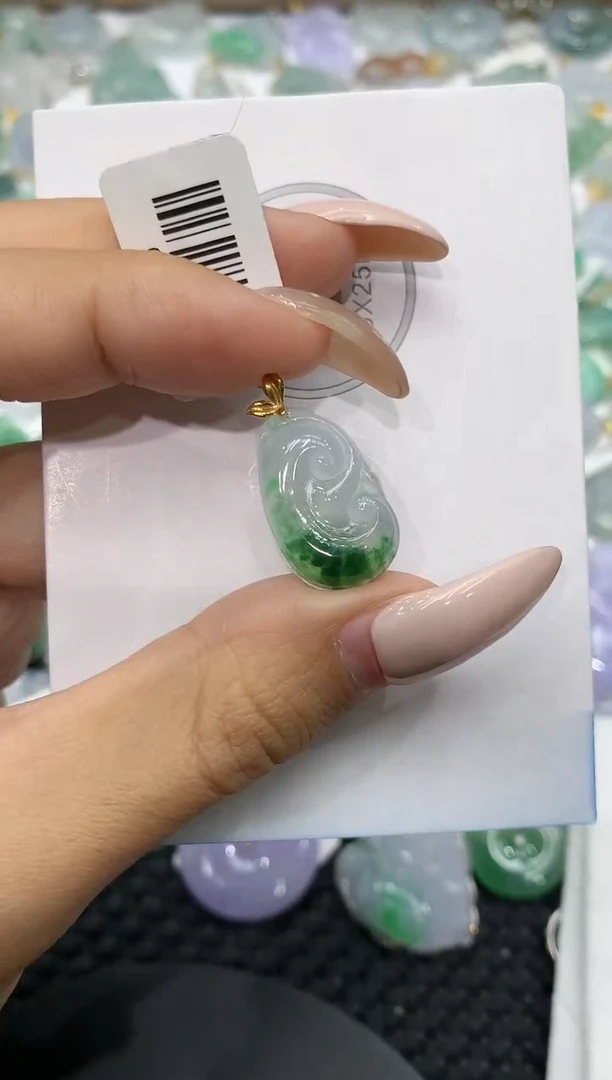 颈饰18K金镶嵌翡翠111111111111