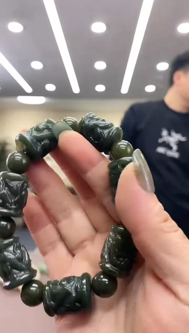 未镶嵌手链透闪石质玉手串