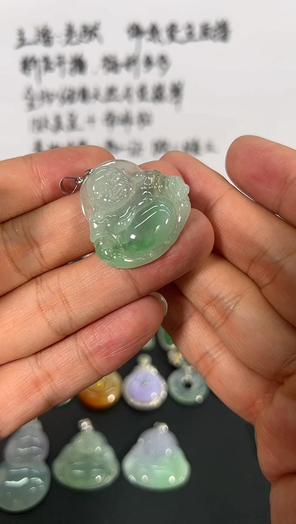 吊坠(不含链)18K金镶嵌翡翠缅甸a货翡翠18k金钻镶嵌佛公