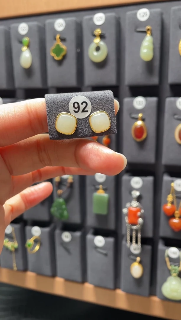 【闪购商品】和田玉耳饰银S925镶嵌0092